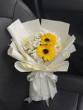 M Size Beige Graduation Bouquet