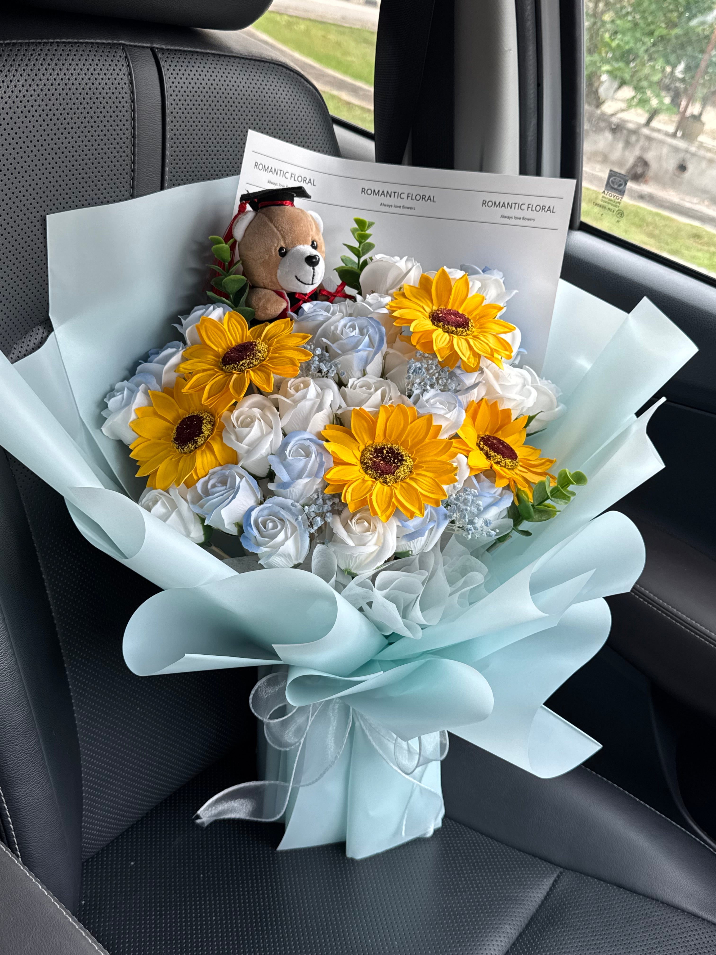 XL Size Blue & White Graduation Bouquet