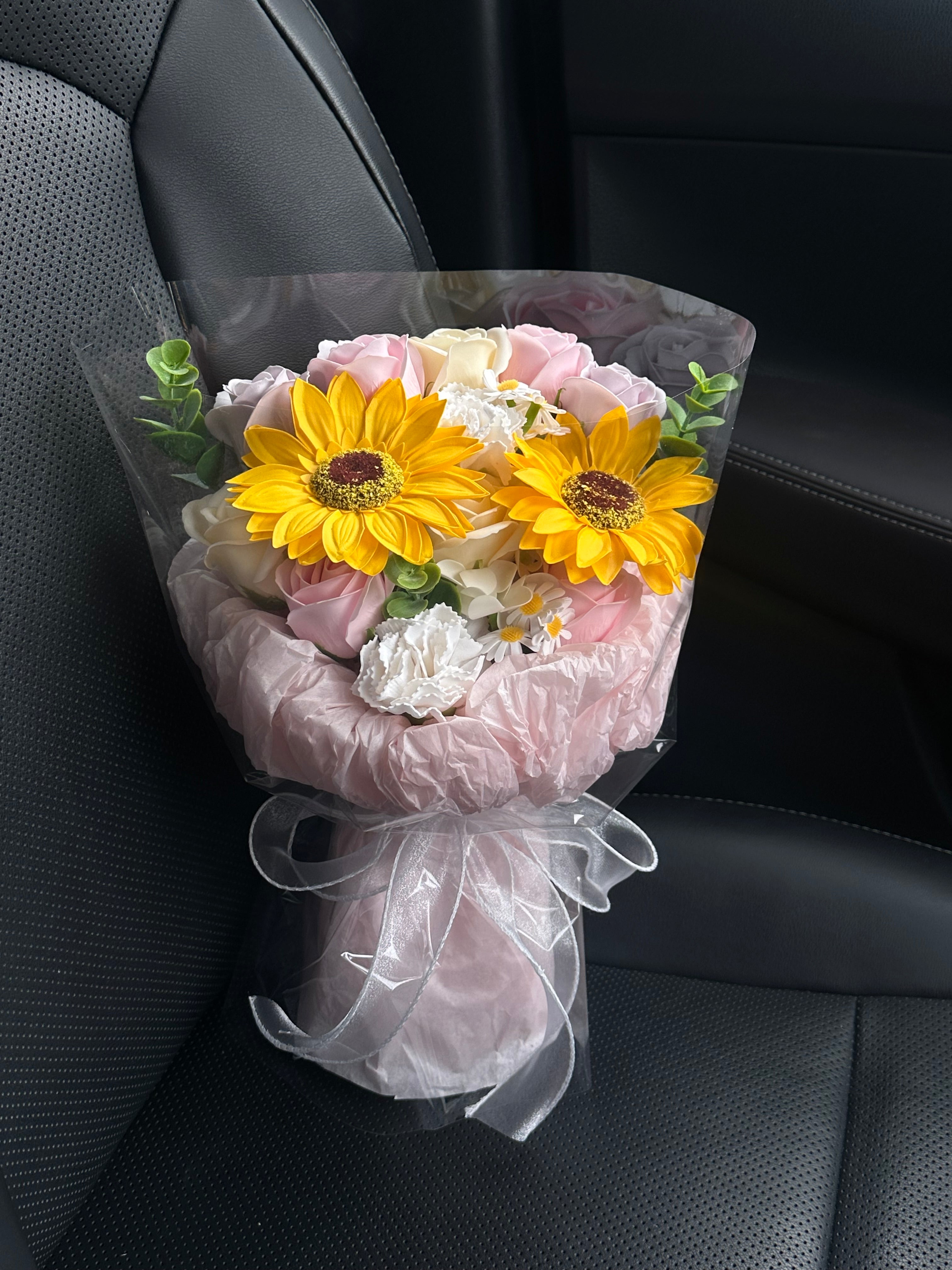 M Size Pink & White Graduation Bouquet