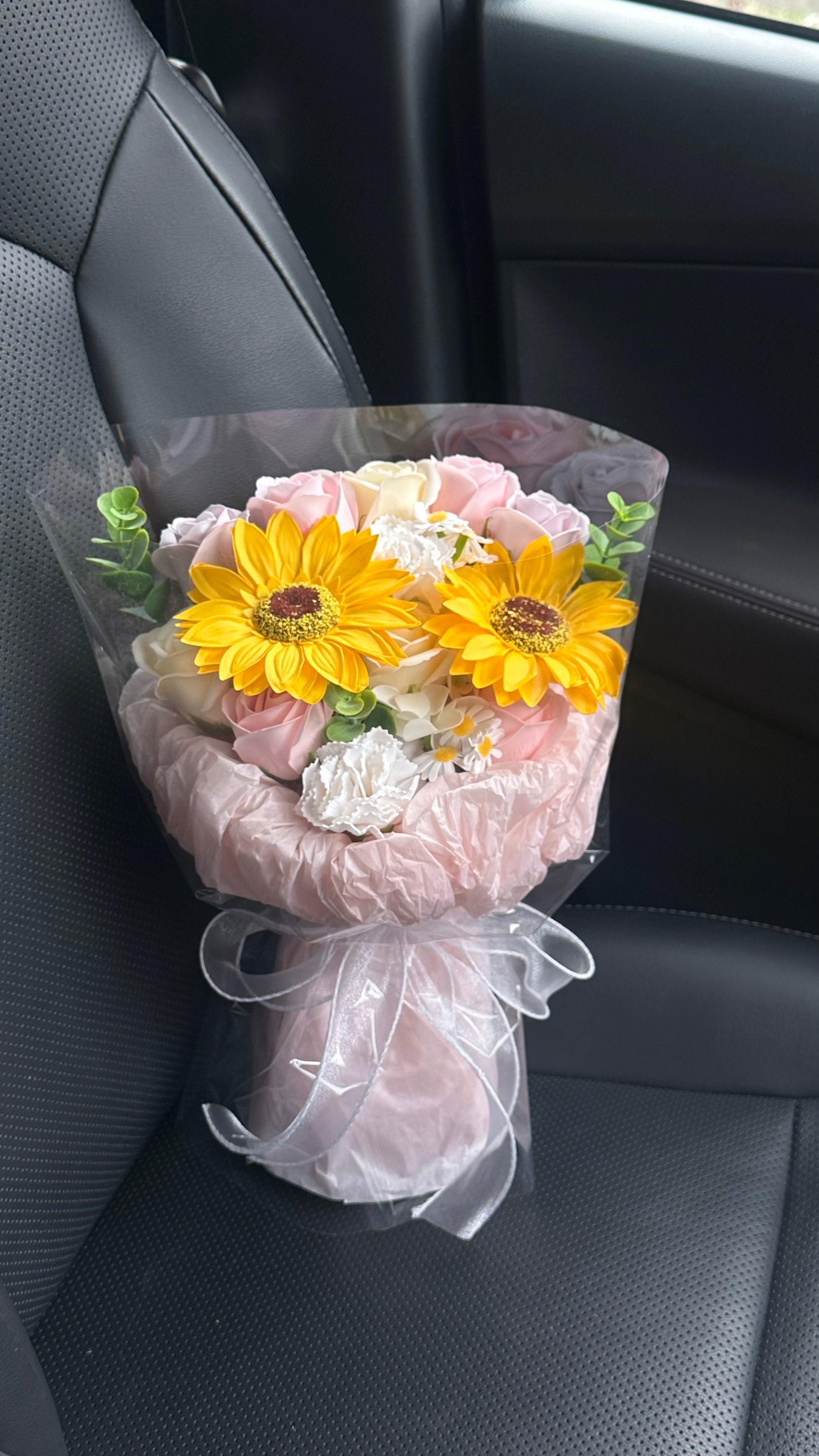 M Size Pink & White Graduation Bouquet