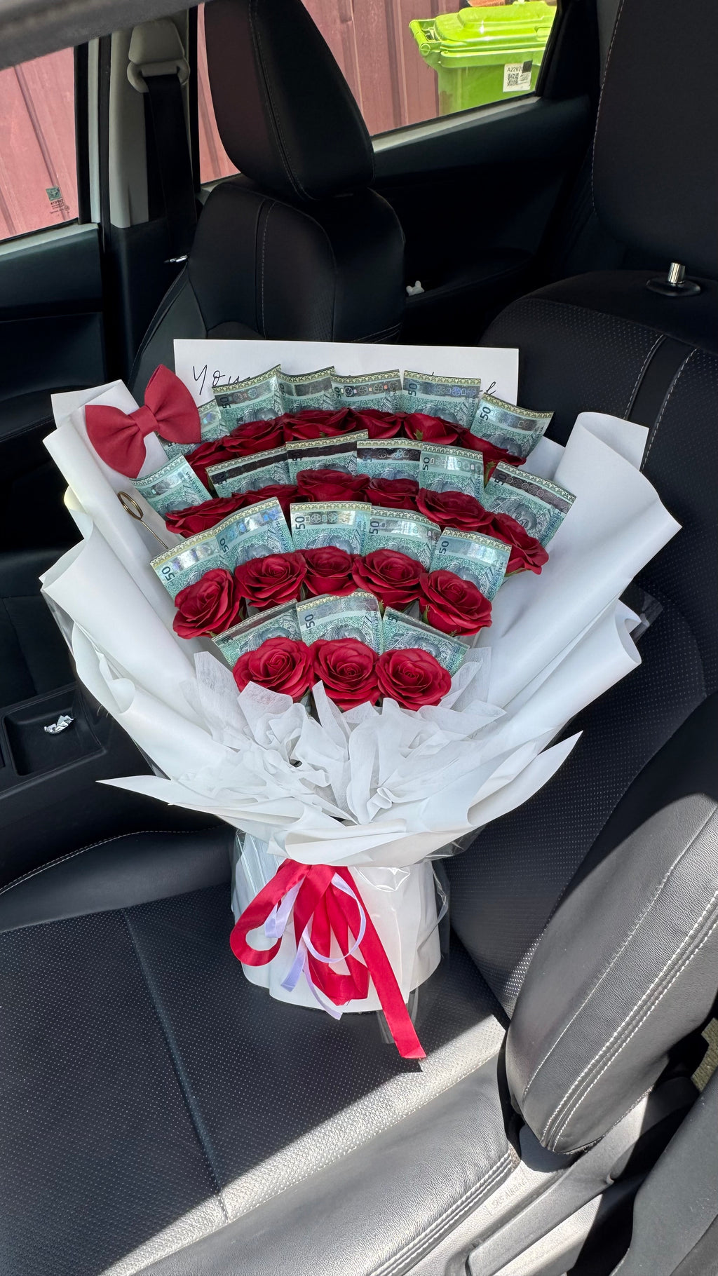 RM1000 Money Bouquet Red Awakening Roses
