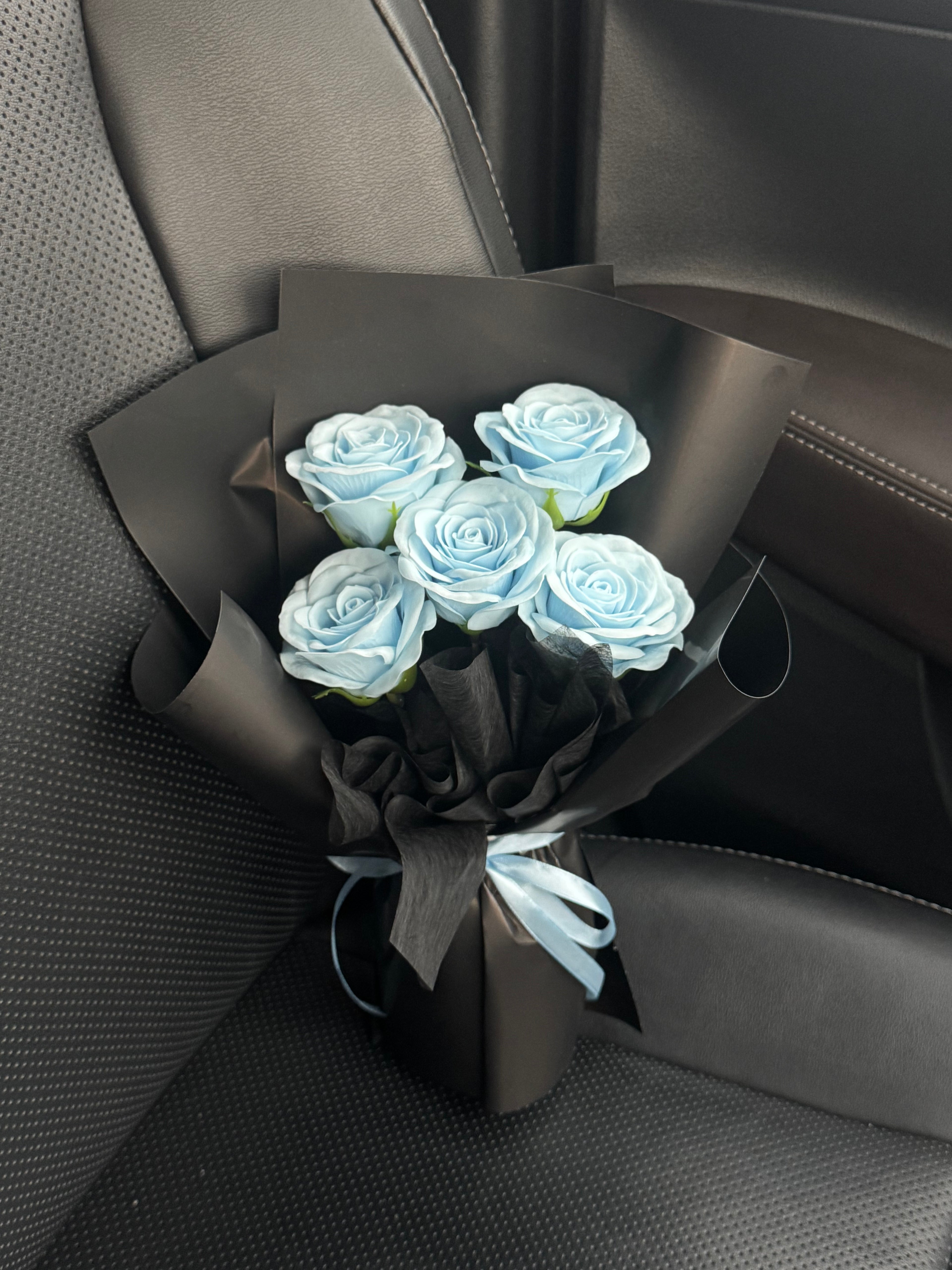 5 Light Blue Awakening Roses Bouquet
