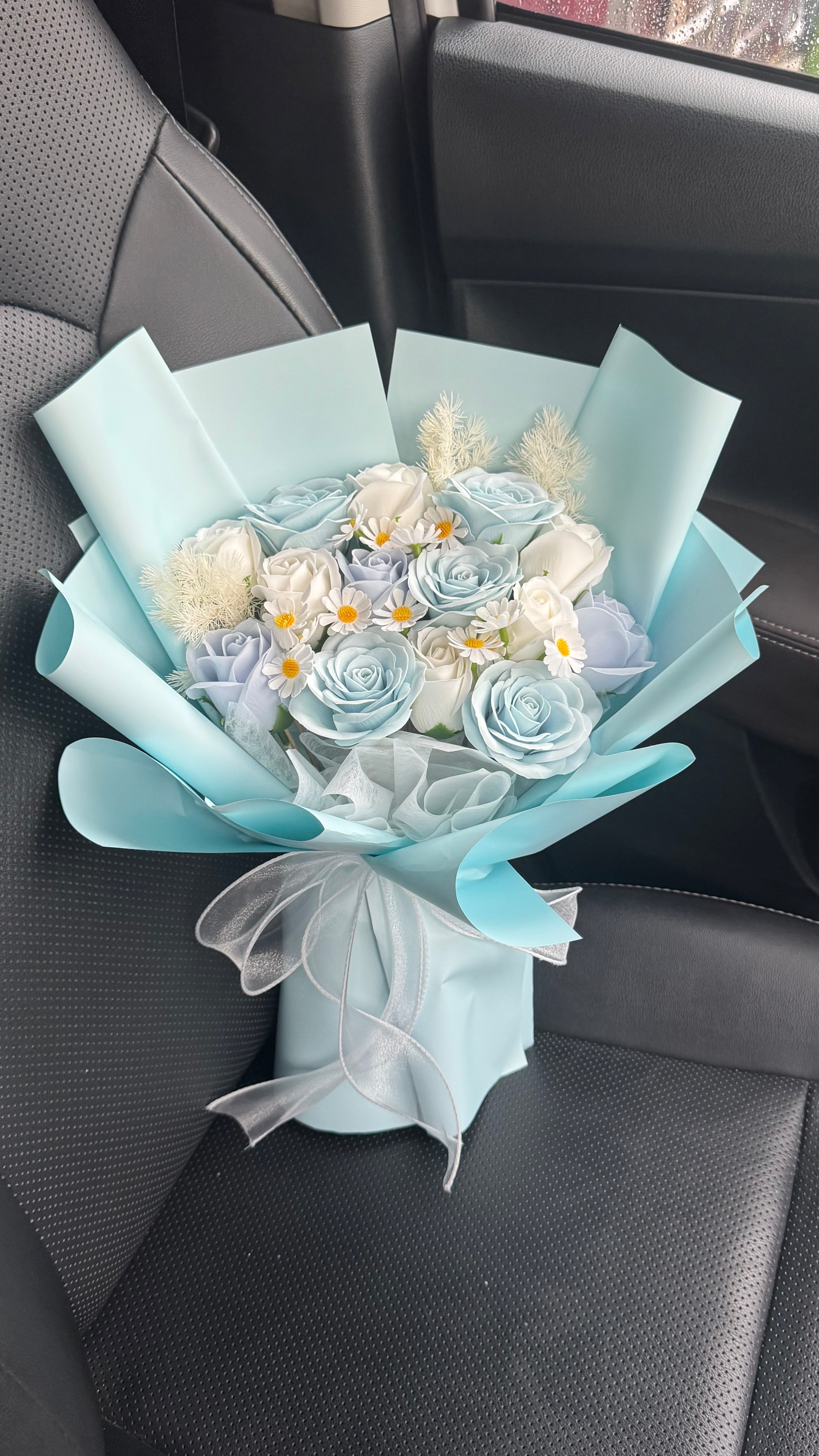 M Size Blue & White Elegant Bouquet