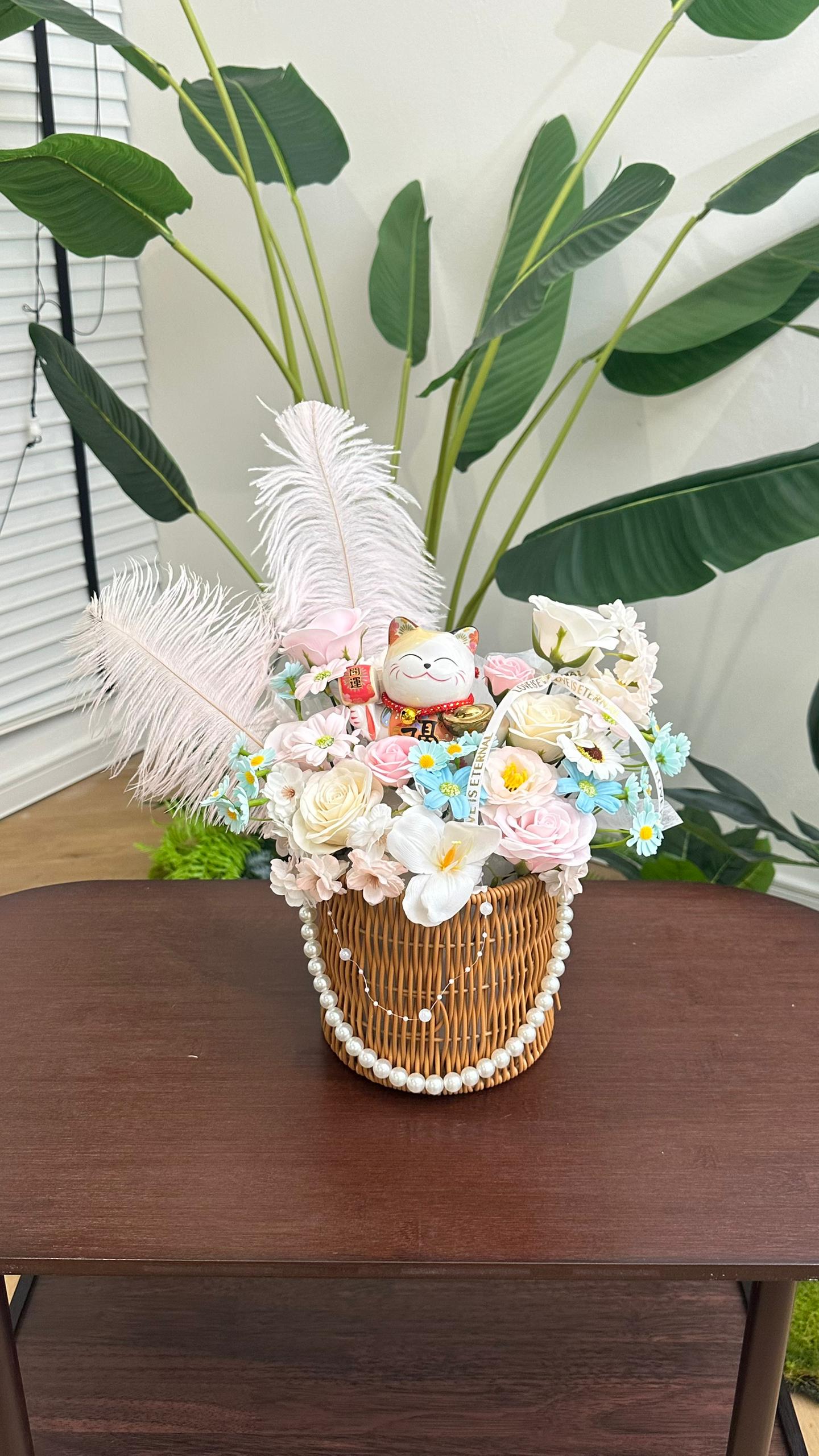 Pearl Lucky Cat Floral Basket