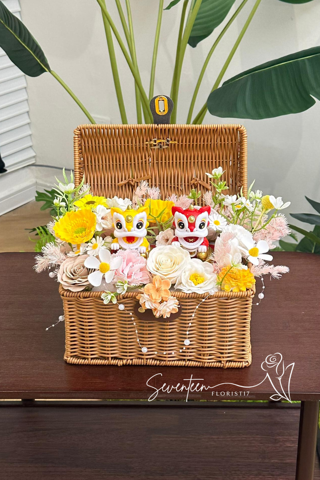 Prosperity Lion Dance Floral Gift Box